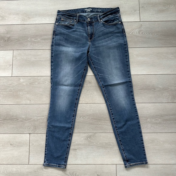 Denizen from Levi's Women's Medium Blue Wash Skinny Jeans Size 14 - Picture 1 of 8